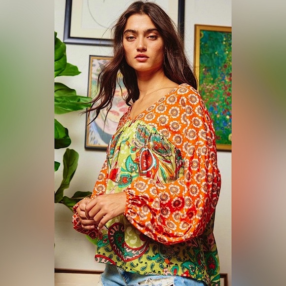 BUCKETLIST Tops - BUCKETLIST Bohemian Vibrant Beautiful Colors Balloon Sleeves Top